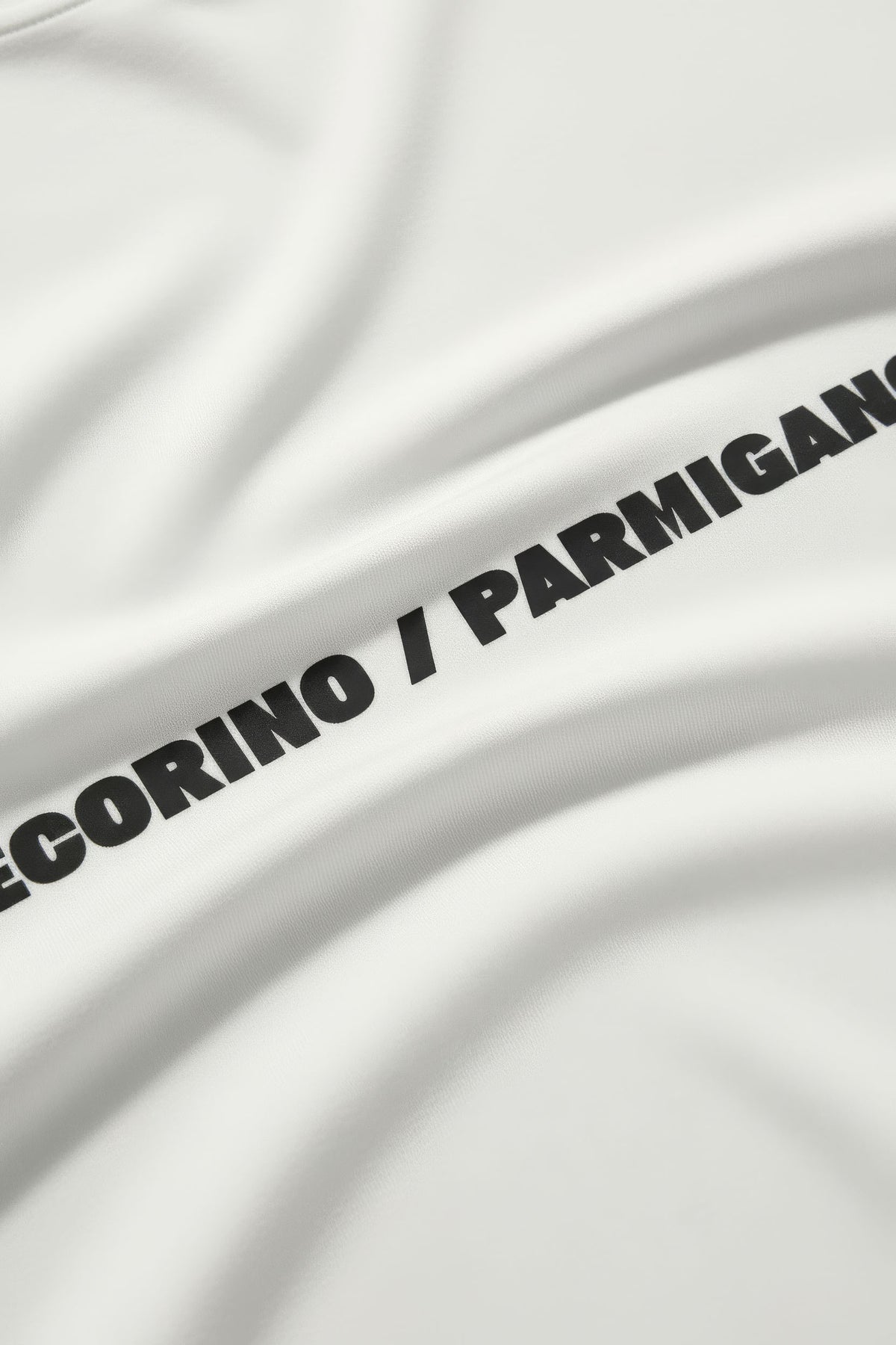 Pecorino Parmigiano Longsleeve in white, print detail