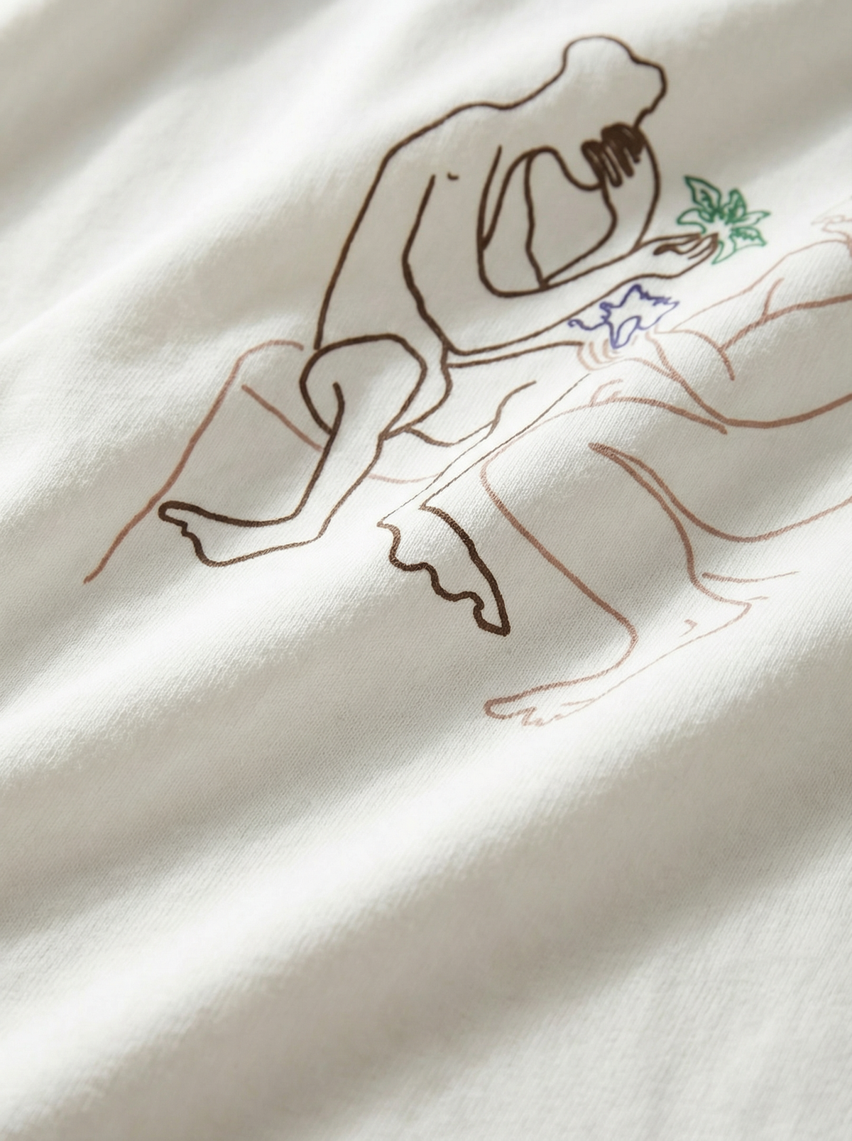 Totem Tee in white, print detail