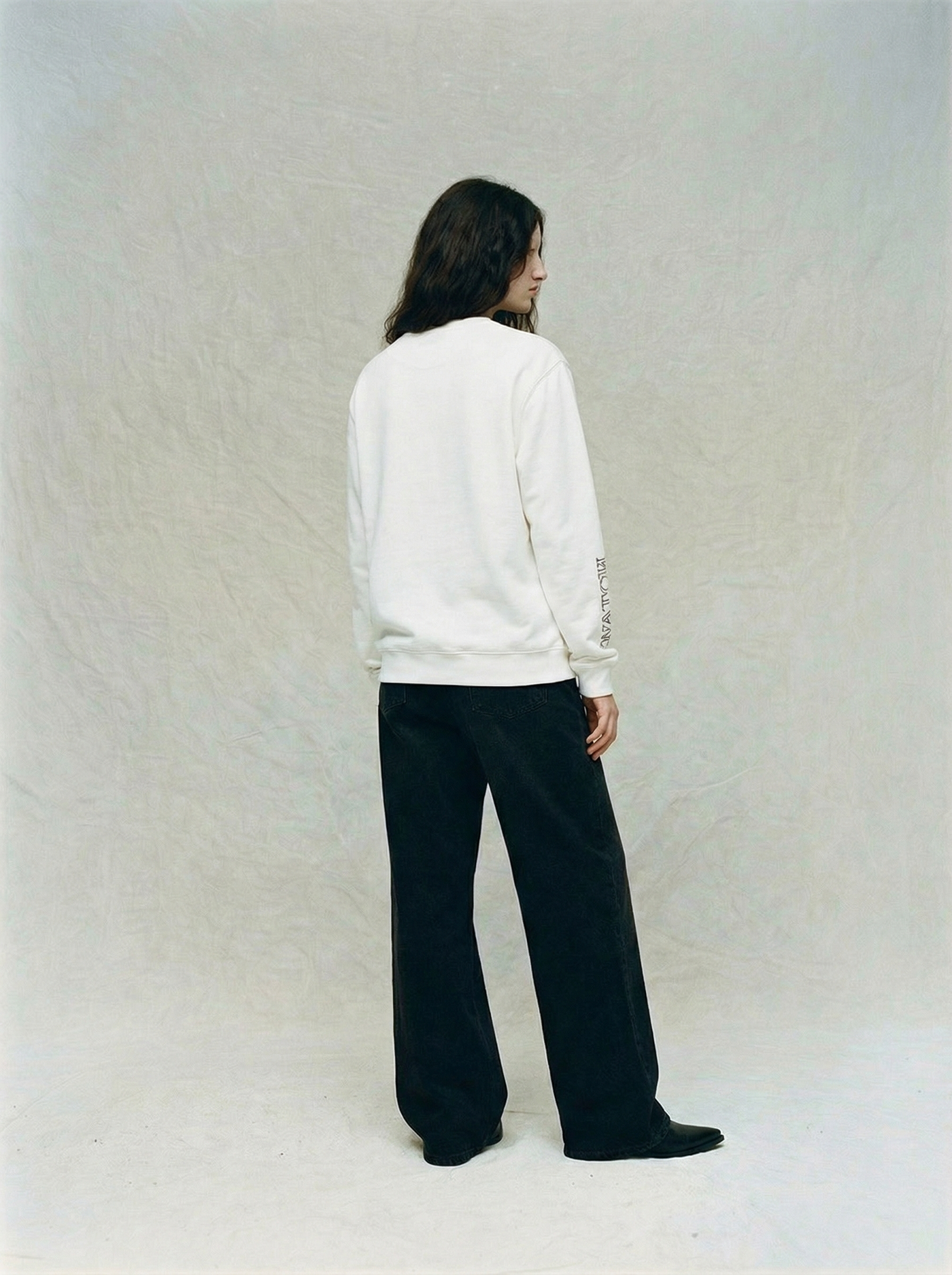 Vigilans Crewneck