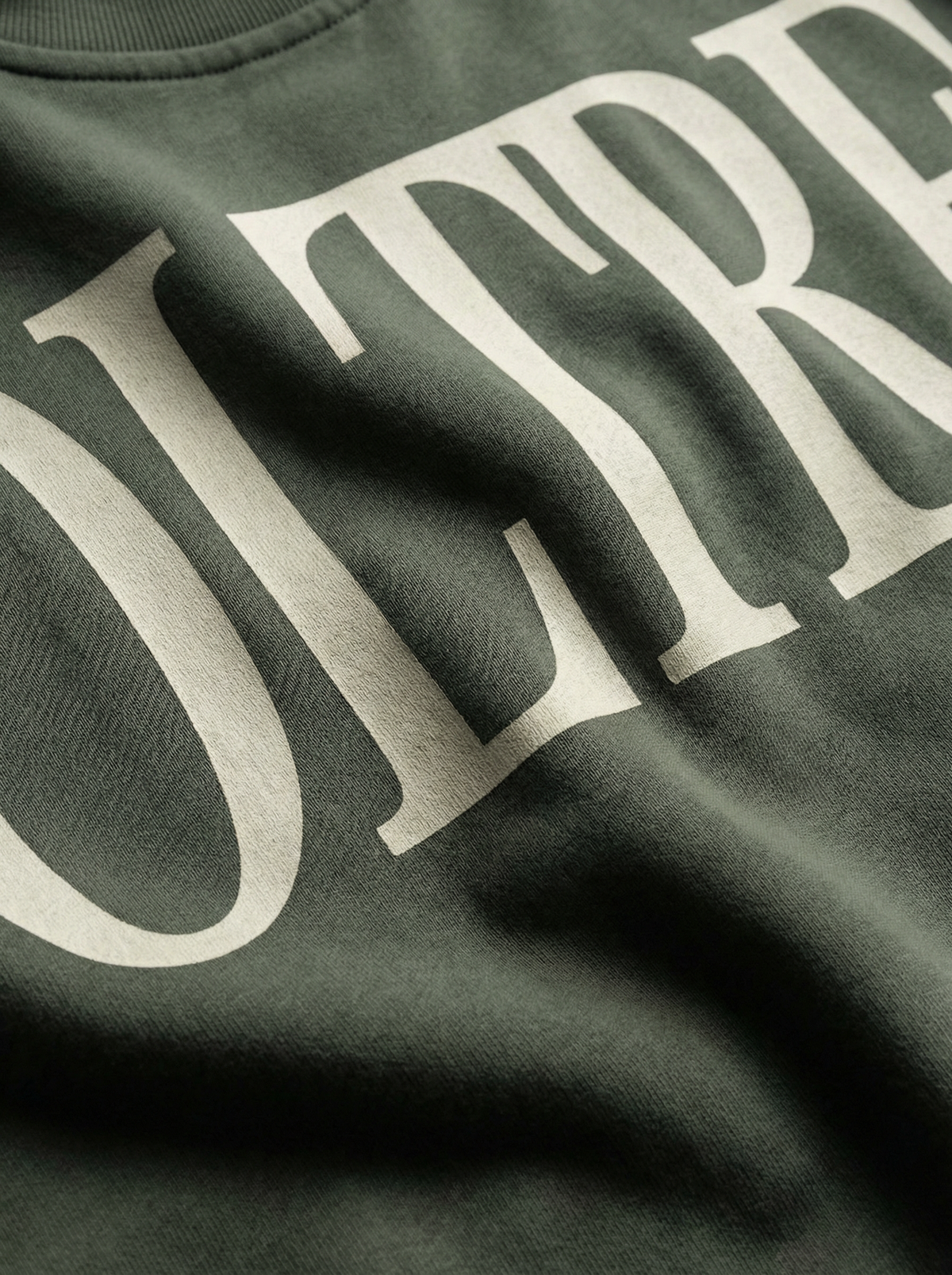 Oltre Crewneck in cypress, print detail