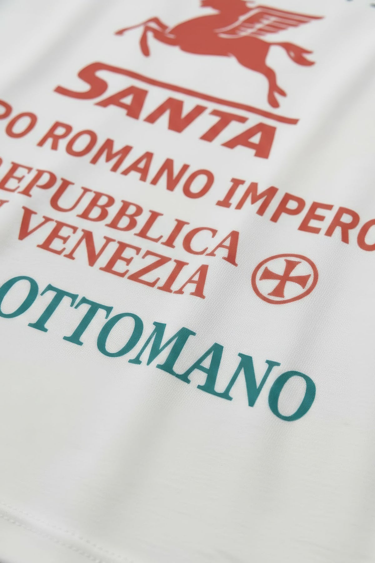 Battle Longsleeve in white, print detail