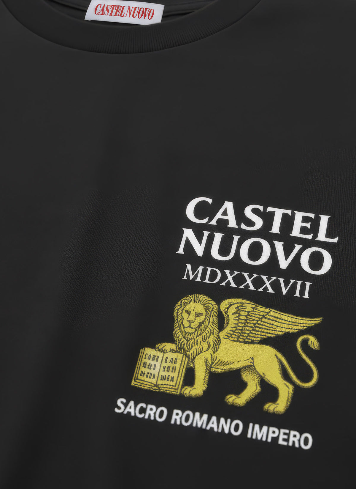 Battle Tee in black, print detail