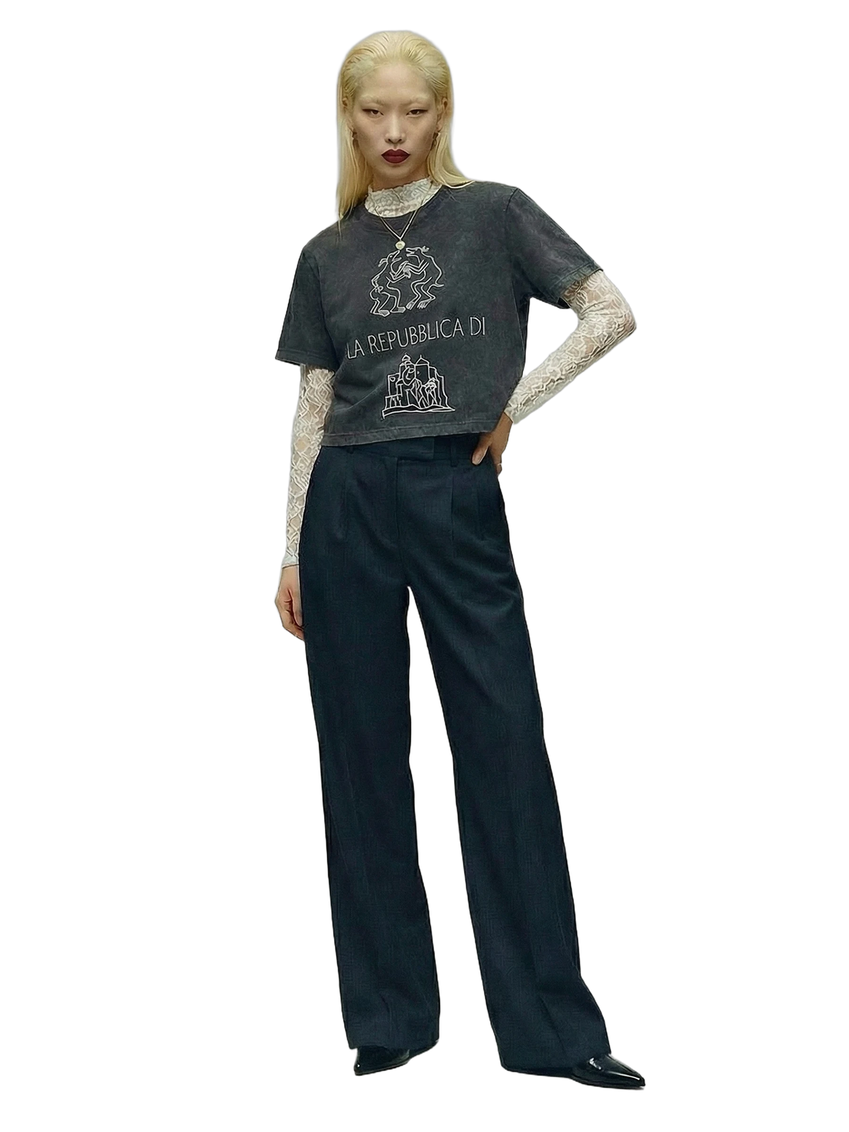 Emblem Crop Tee in black stone, women's cut