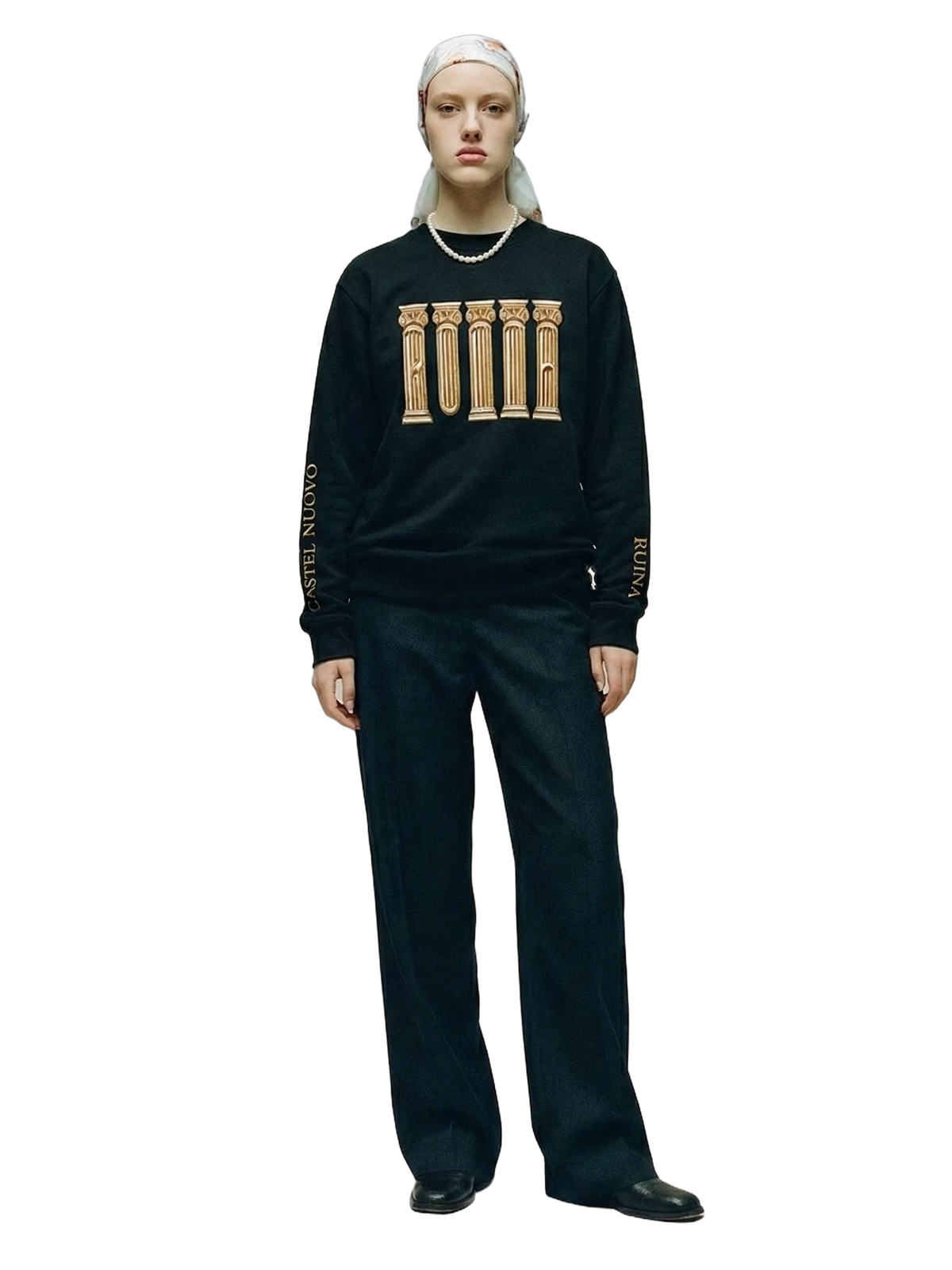 Ruina Crewneck in black, women's cut