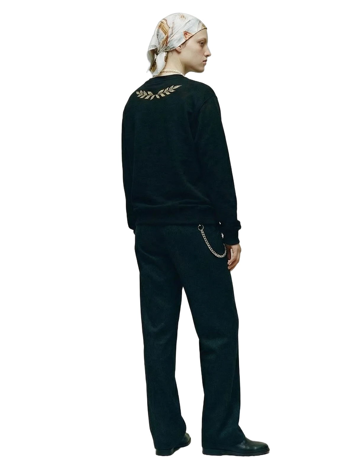 Ruina Crewneck in black, women's cut