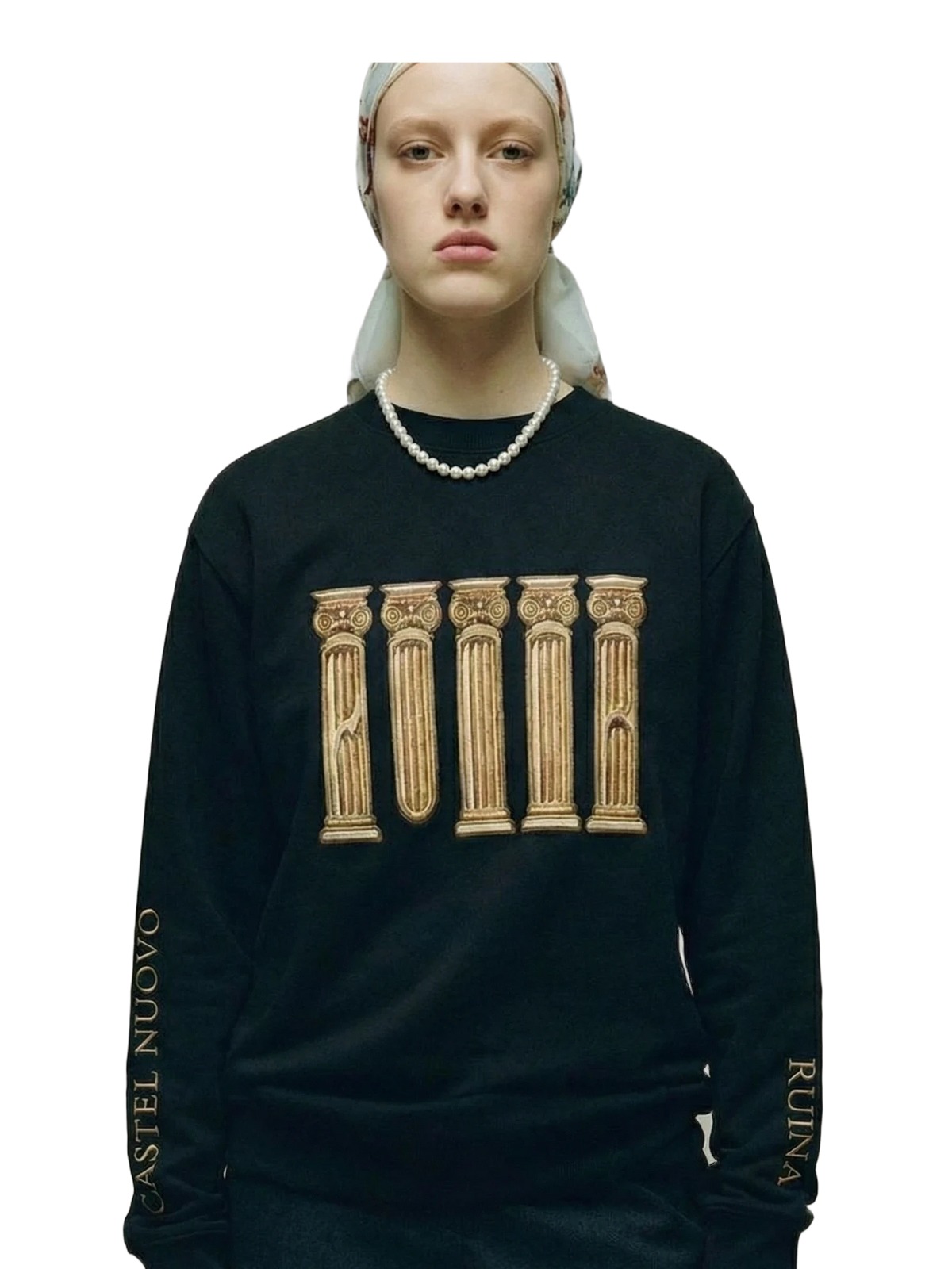 Ruina Crewneck in black, women's cut