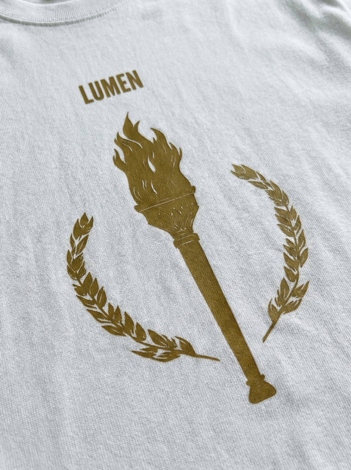 Aurea Longsleeve in white, print detail