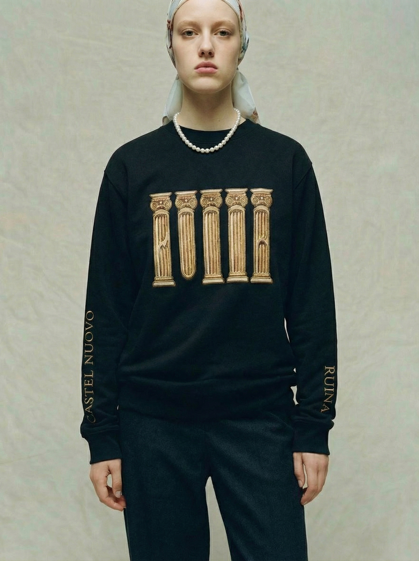Ruina Crewneck